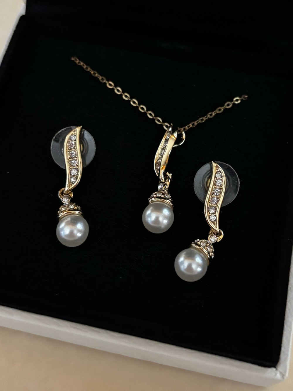 Pearl Necklace and Earring Set